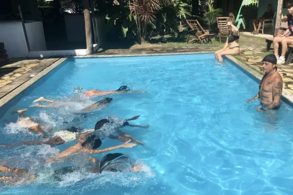 บทบาทของชายฝั่งทะเลและธรรมชาติที่เอื้อต่อการฝึกว่ายน้ำบราซิล